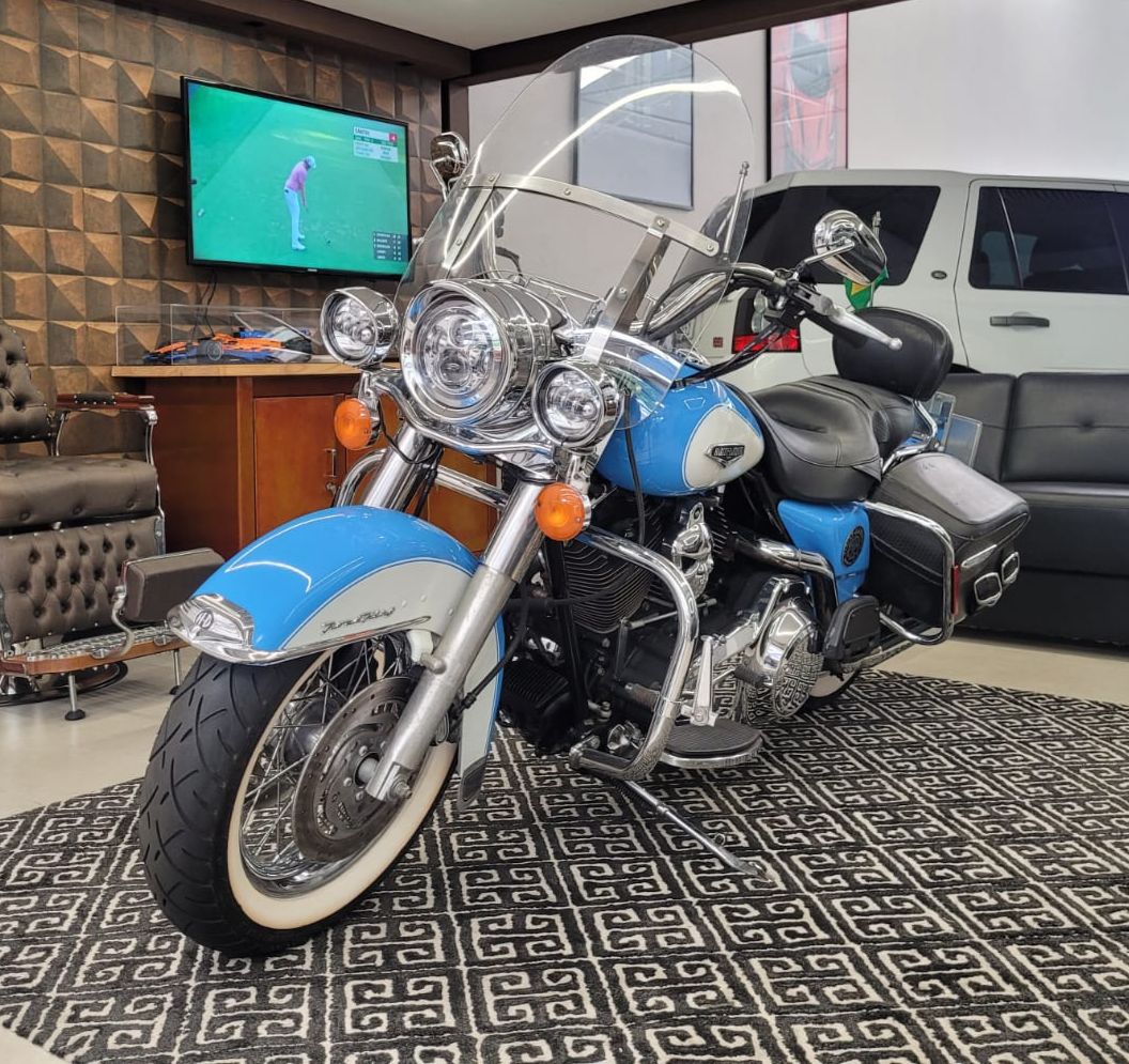 HARLEY DAVIDSON ROAD KING CLASSIC